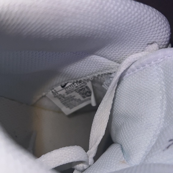 Nike - Picture 4 of 4